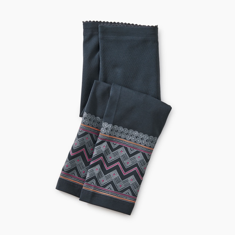 Chevron Graphic Capri Leggings