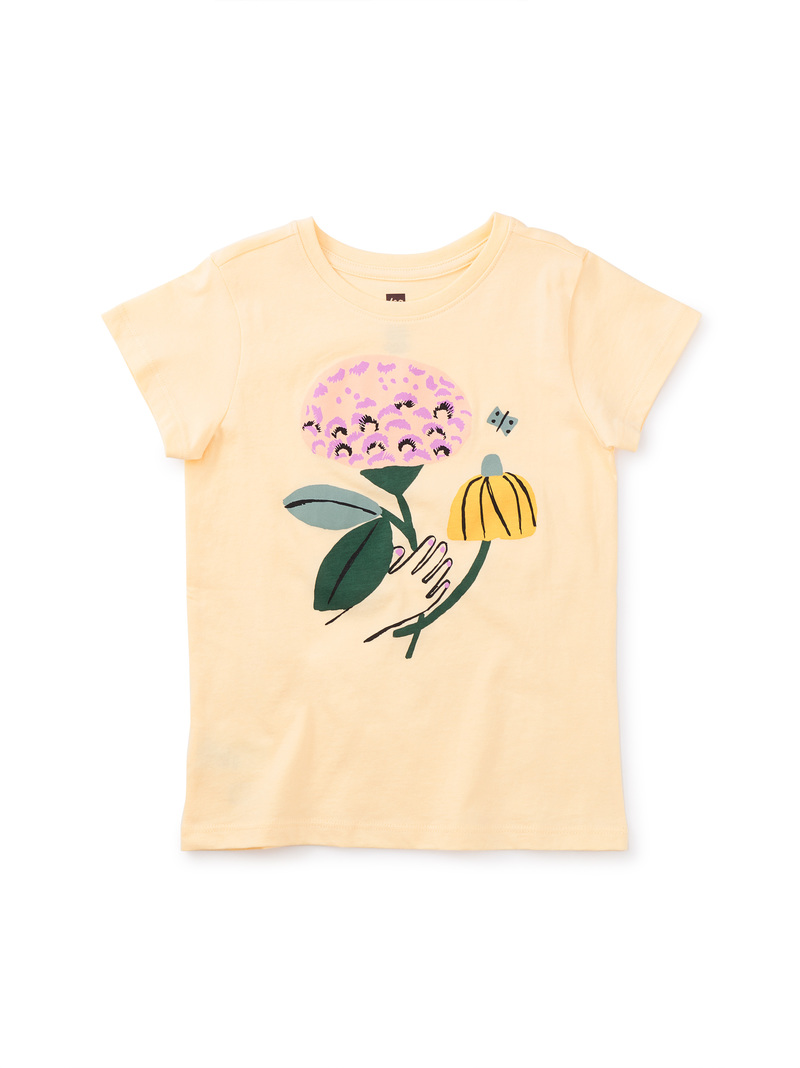 Flores y Mano Graphic Tee